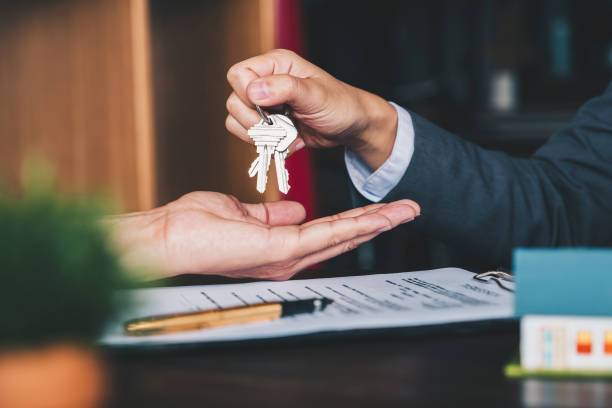 Résiliation du bail d’habitation et procédure d’expulsion