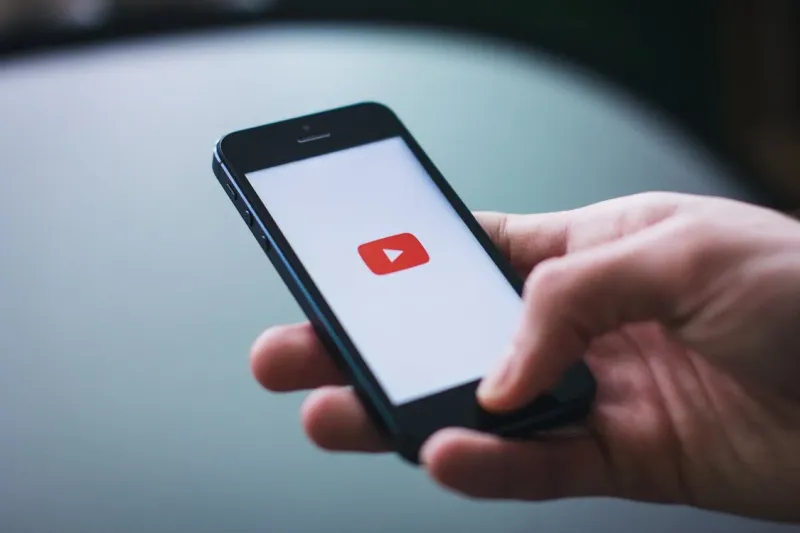 Constat urgent d'huissier par CDJ pour harcèlement et diffamation sur YouTube à Toulon